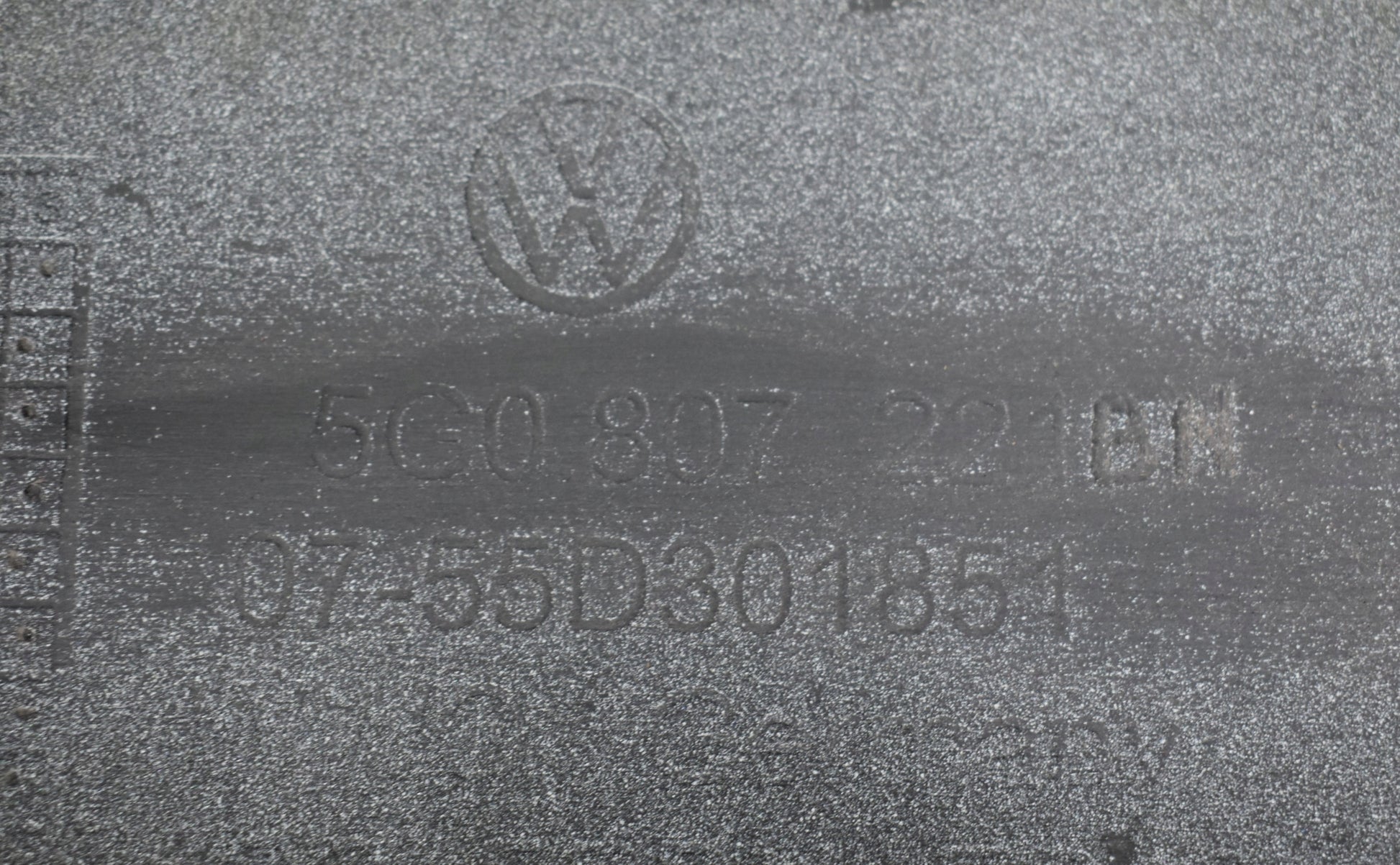 VW GOLF VII 5G0 FRONT BUMPER ORG + GRILLE