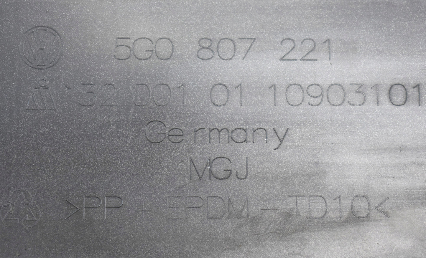 VW GOLF VII 5G0 FRONT BUMPER ORG