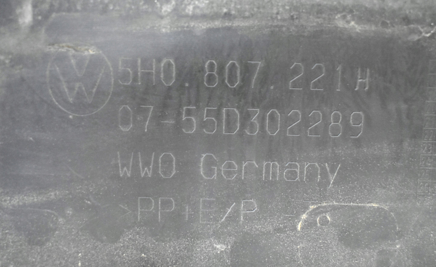 VW GOLF VIII 5H0 FRONT BUMPER ORG