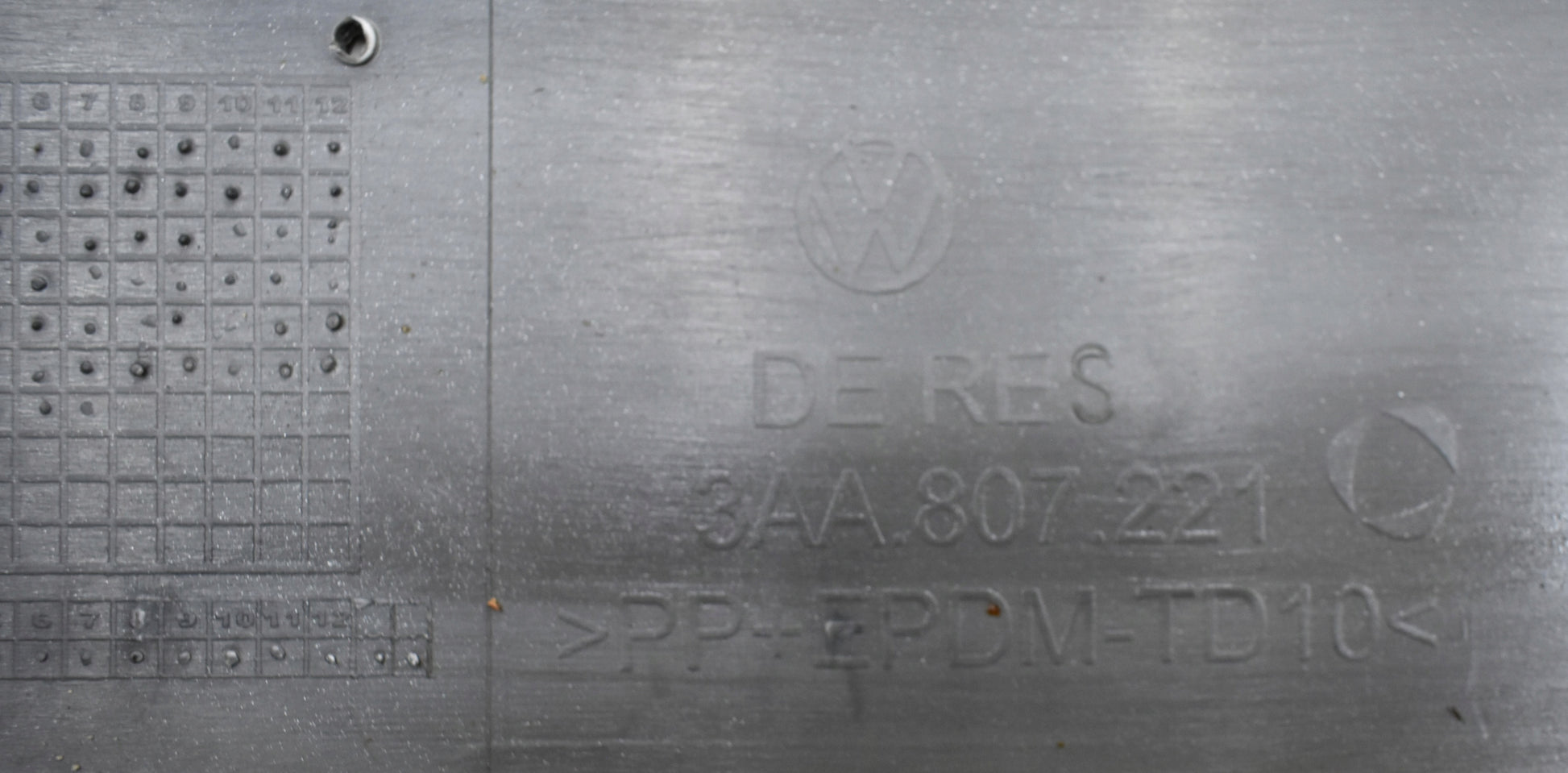 VW PASSAT B7 3AA FRONT BUMPER ORG