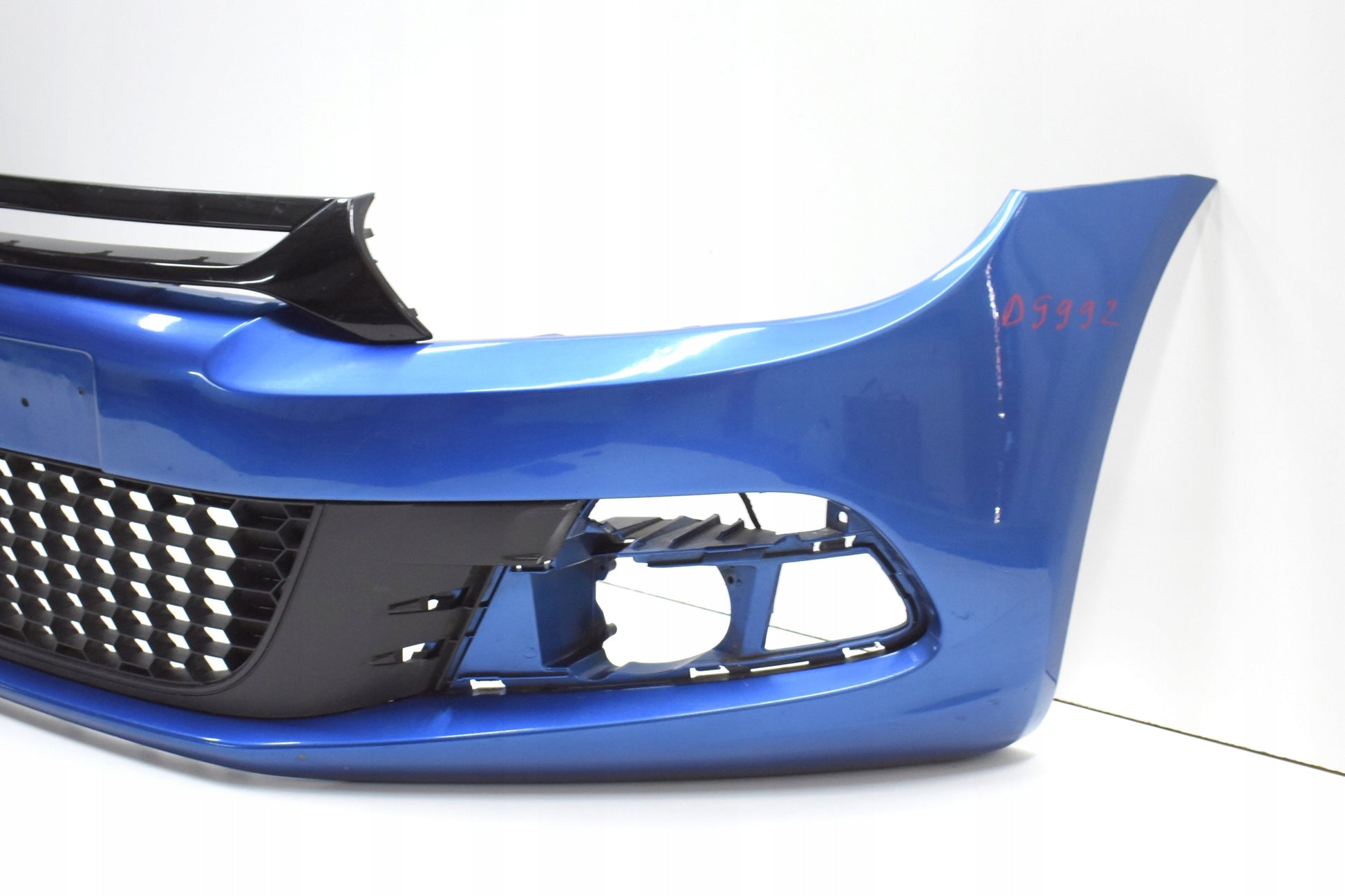 VW SCIROCCO 1K8 FRONT BUMPER ORG + GRILLE