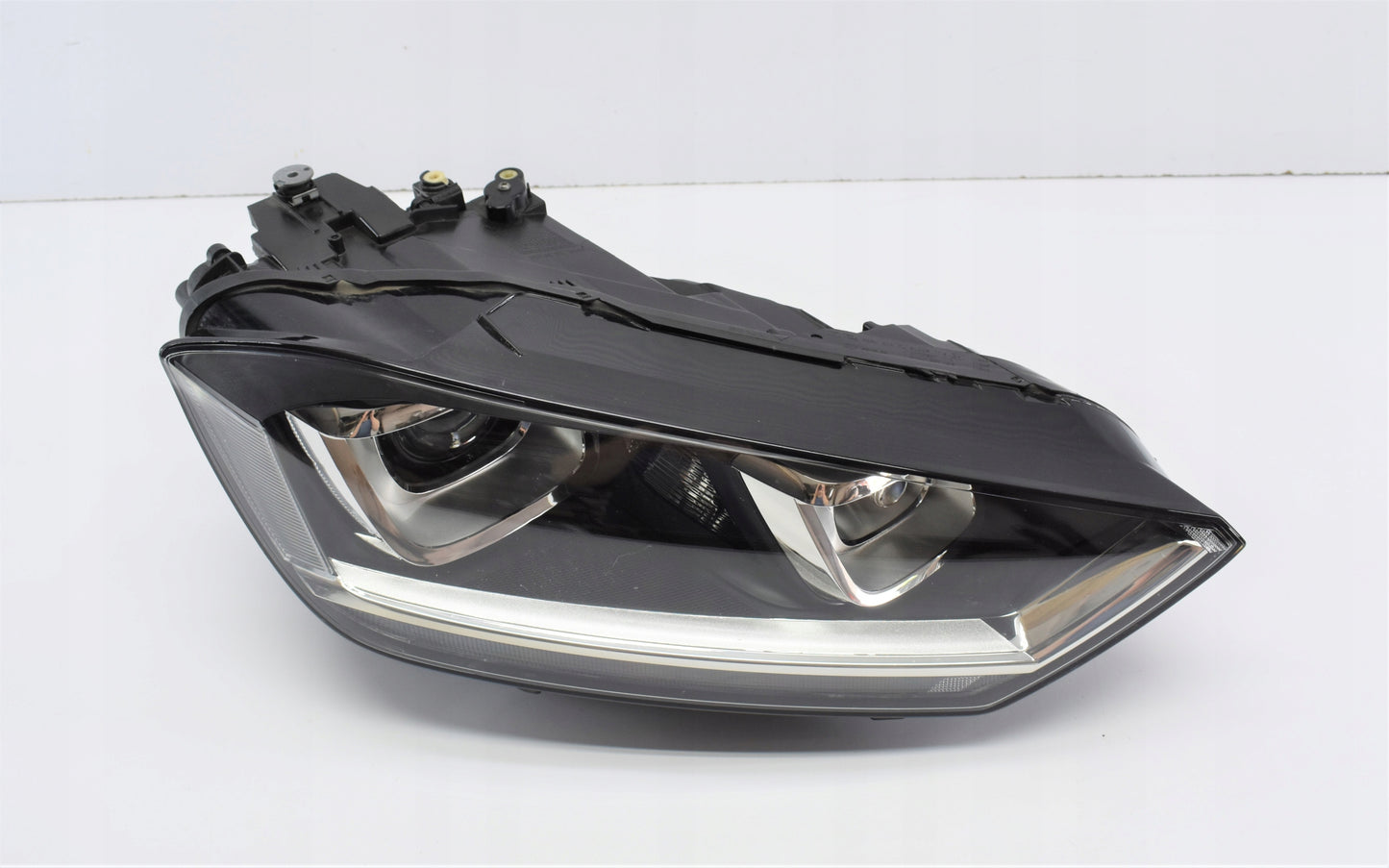 VW SPORTSVAN 517 HEADLIGHT RIGHT FRONT EU XENON ORG