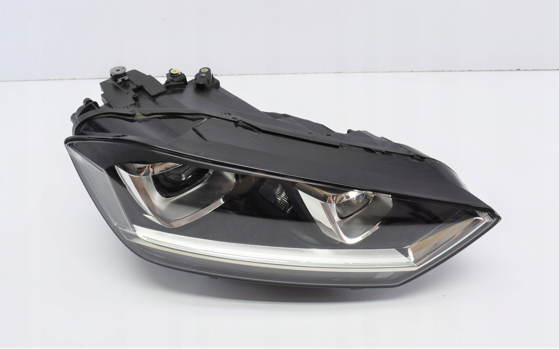 VW SPORTSVAN 517 HEADLIGHT RIGHT FRONT EU XENON ORG