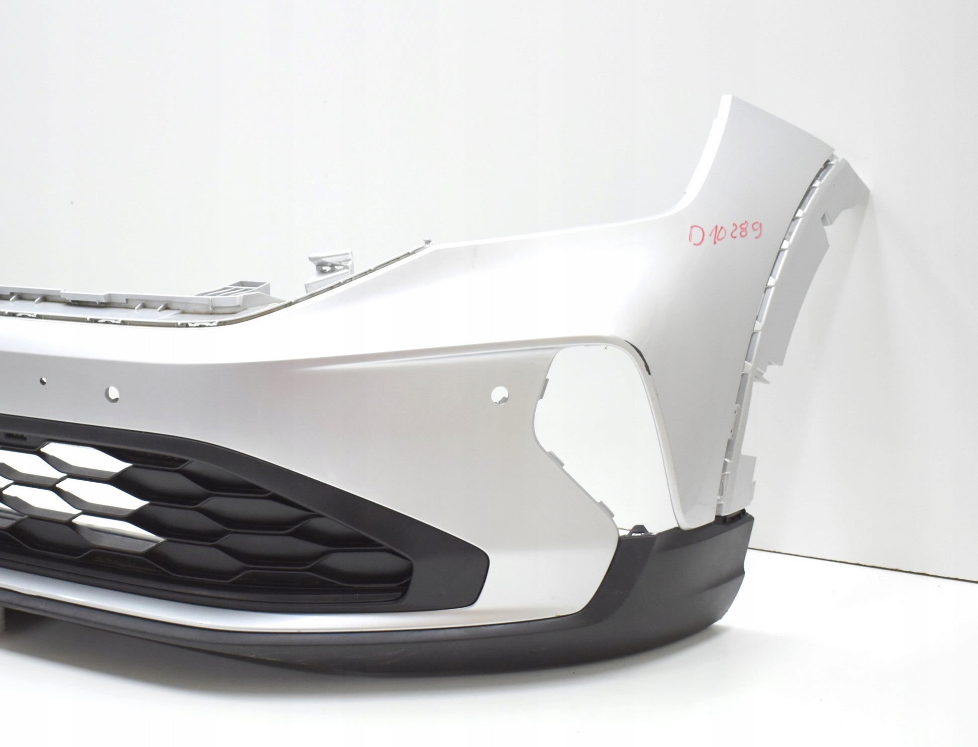 VW TAIGO 2G7 FRONT BUMPER OEM + GRILLE + LOWER TRIM