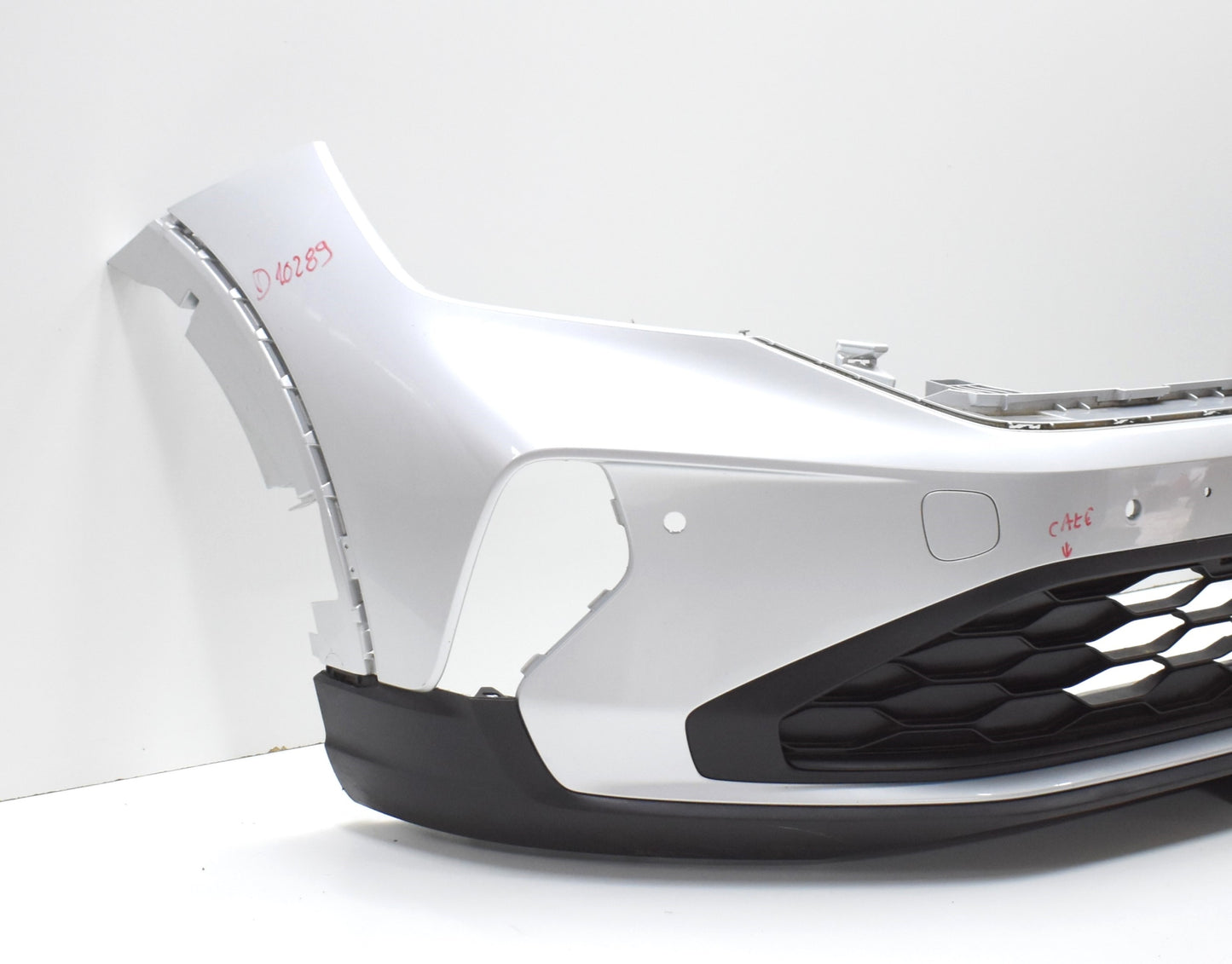 VW TAIGO 2G7 FRONT BUMPER OEM + GRILLE + LOWER TRIM