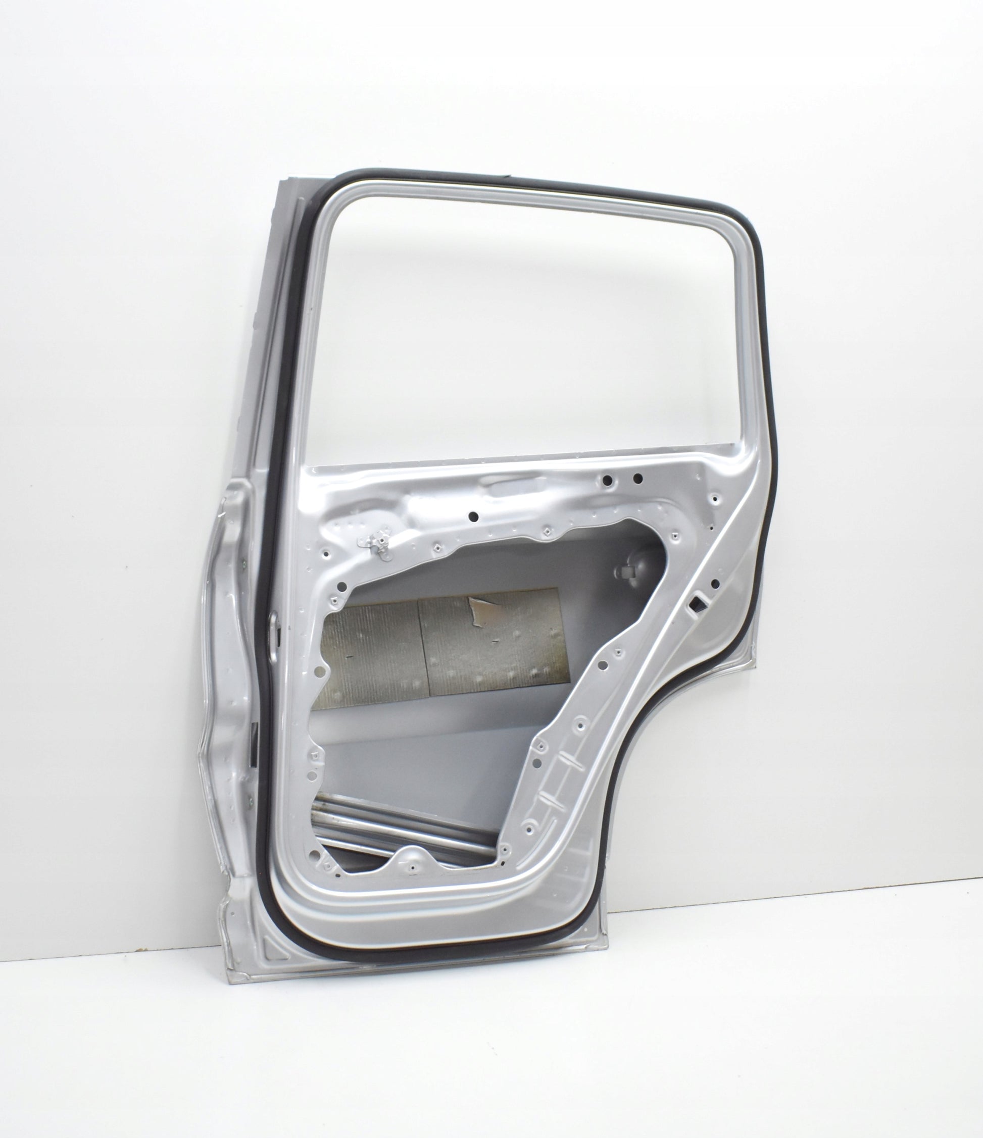 VW TIGUAN I 5N0 Right Rear Door OEM