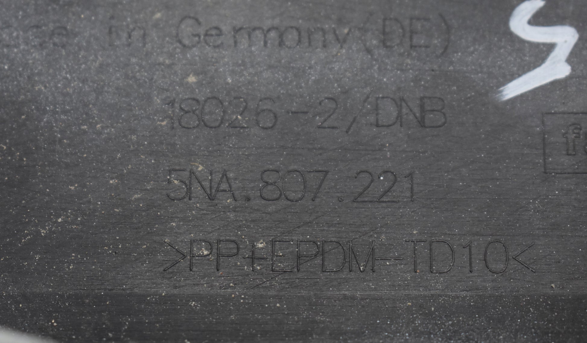 VW TIGUAN II 5NA CROSS FRONT BUMPER ORG