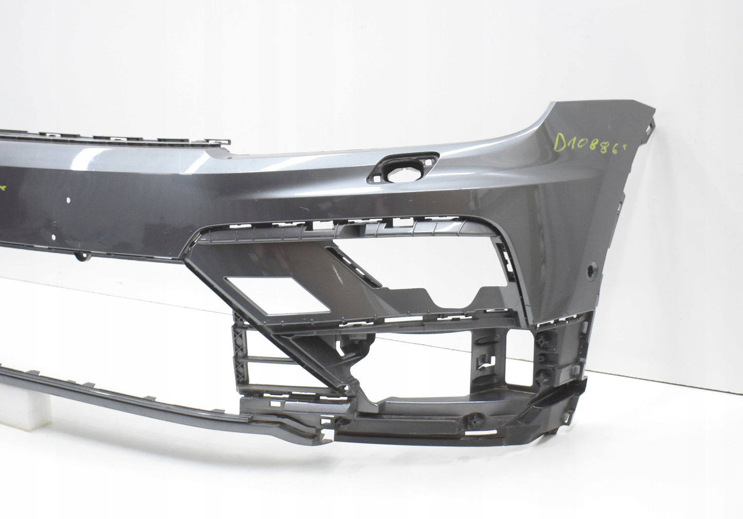 VW TIGUAN II 5NA R LINE FRONT BUMPER ORG