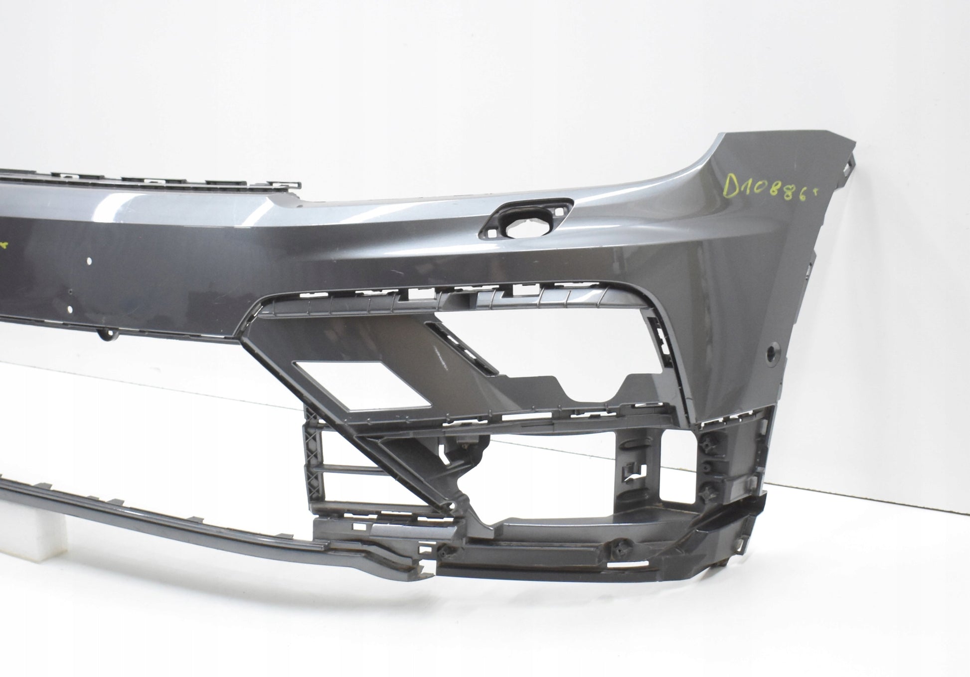 VW TIGUAN II 5NA R LINE FRONT BUMPER ORG