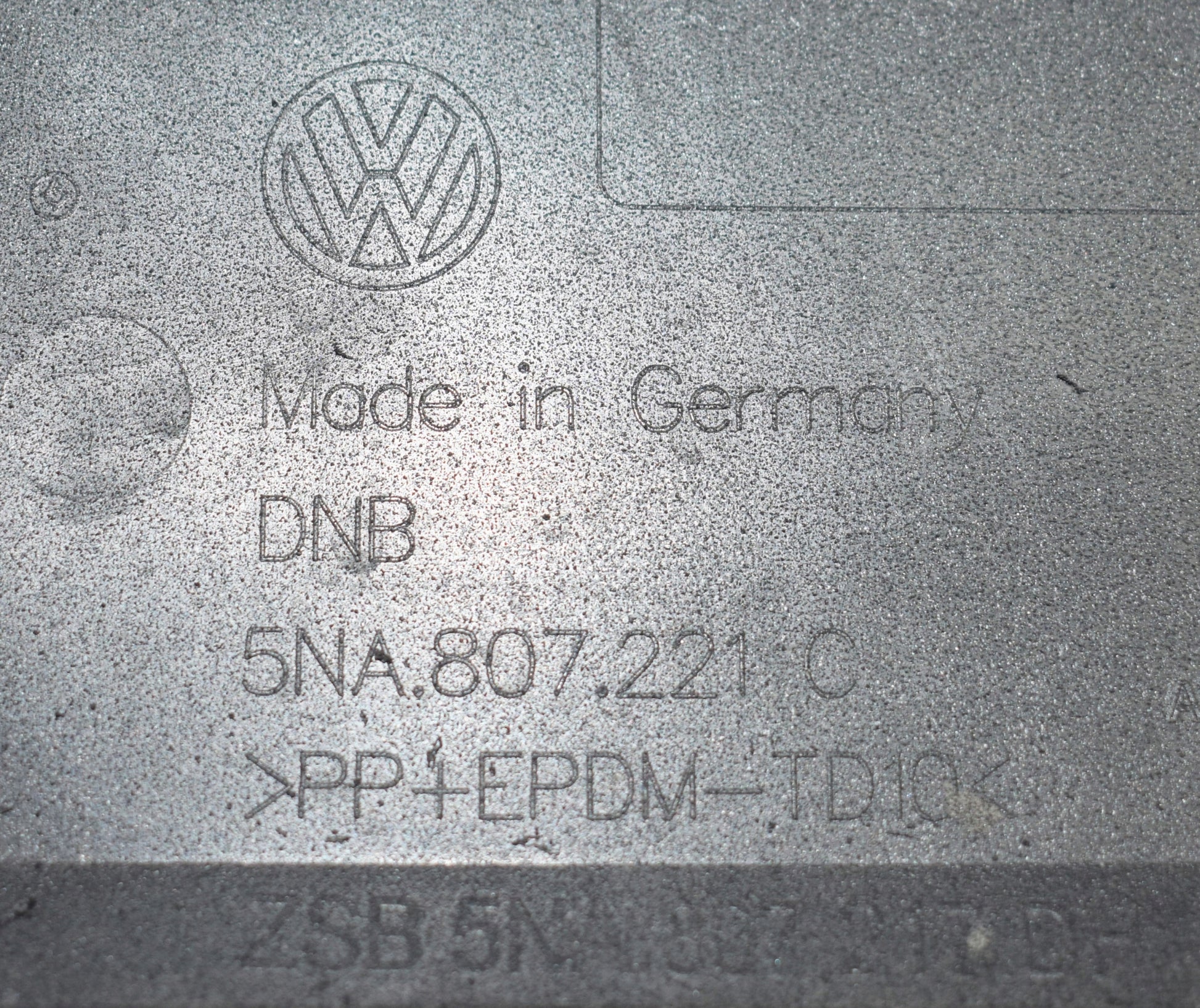 VW TIGUAN II LIFT 5NA FRONT BUMPER ORIGINAL