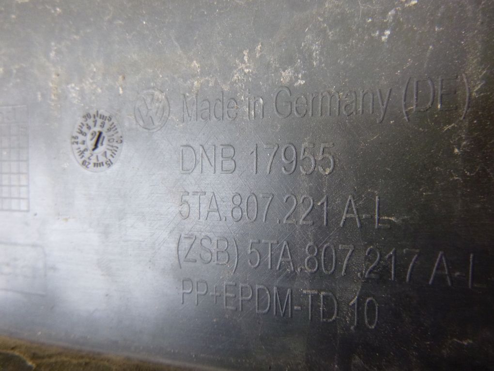 VW TOURAN 5TA 15- Front Bumper