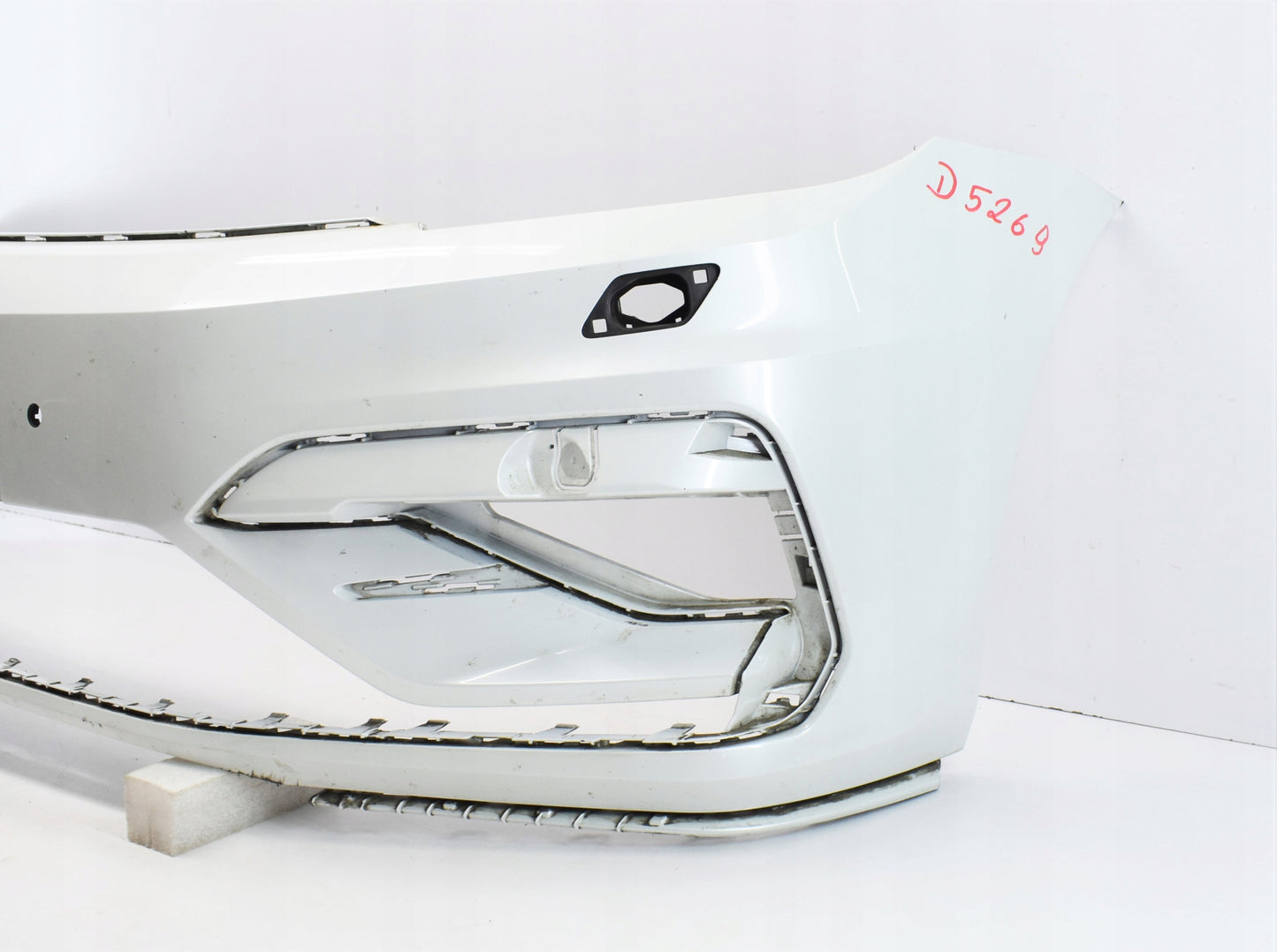 VW TOURAN III 5TA R LINE FRONT BUMPER ORG