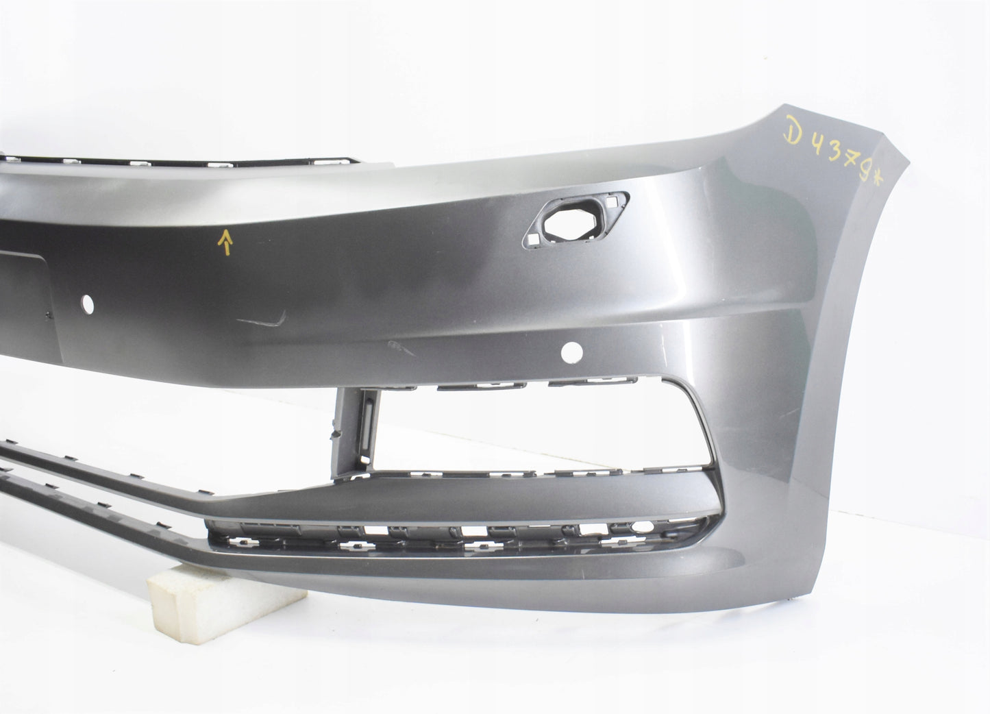 VW TOURAN III 5TA FRONT BUMPER ORG