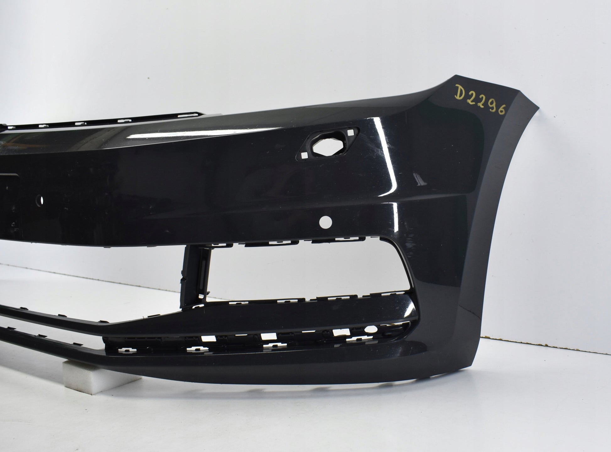 VW TOURAN III 5TA FRONT BUMPER EXCELLENT CONDITION