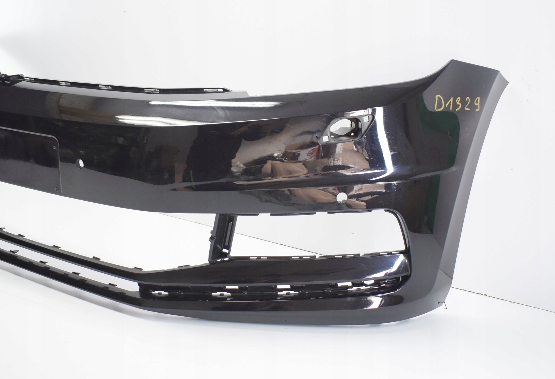 VW TOURAN III 5TA FRONT BUMPER EXCELLENT CONDITION