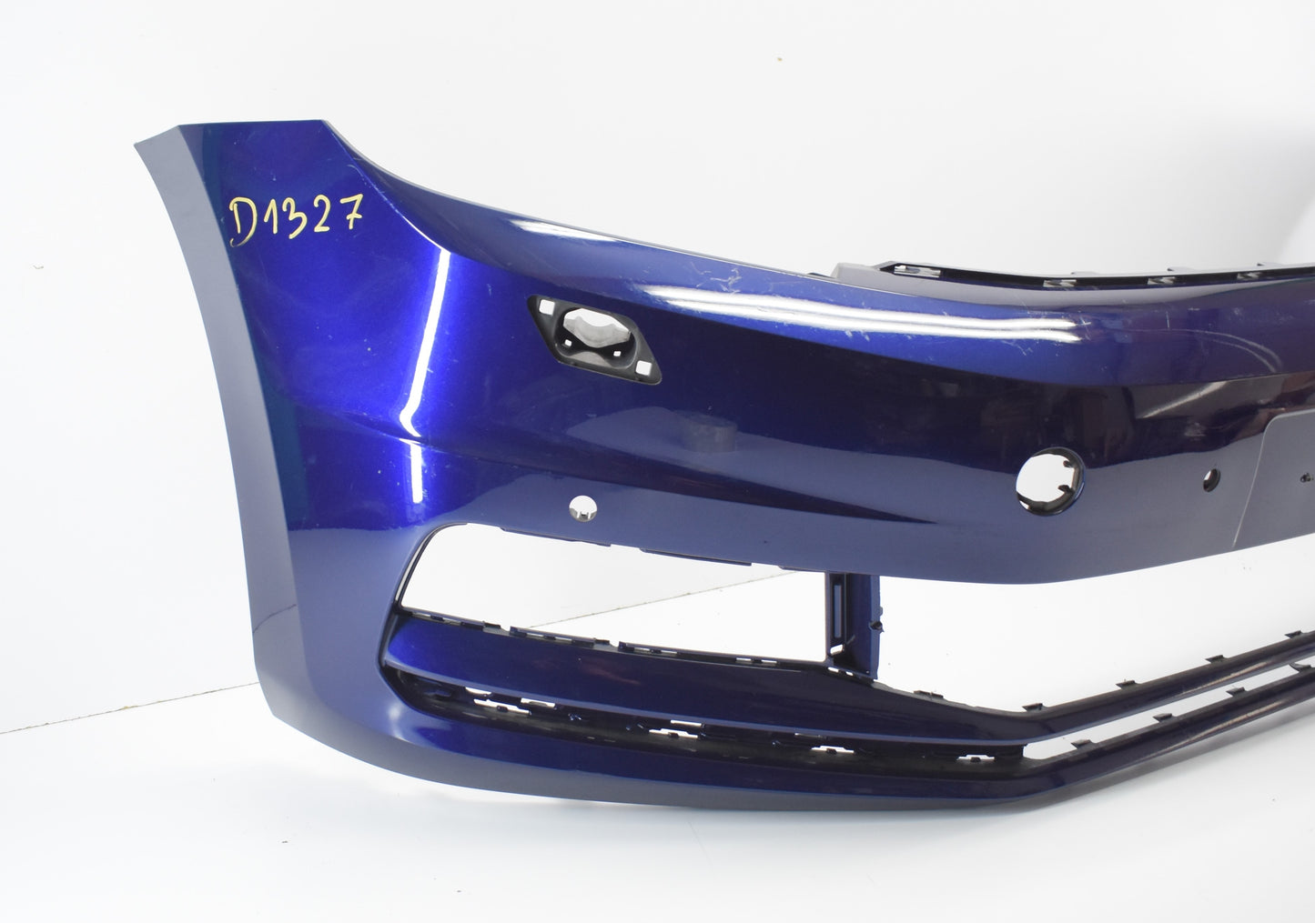 VW TOURAN III 5TA FRONT BUMPER EXCELLENT CONDITION