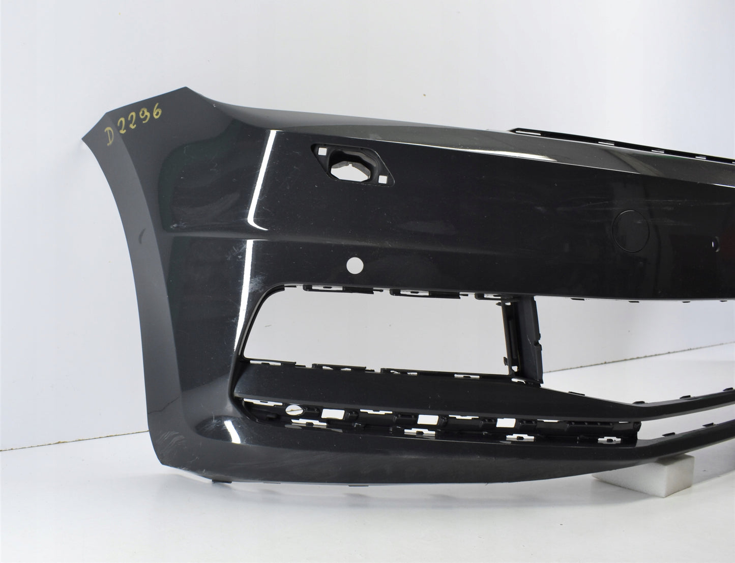 VW TOURAN III 5TA FRONT BUMPER EXCELLENT CONDITION