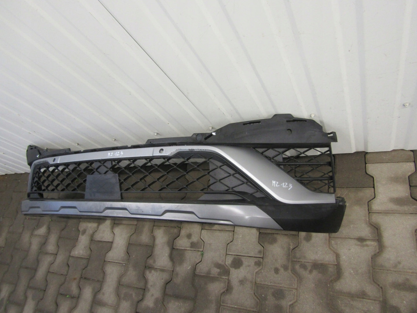 FRONT BUMPER GRILLE RENAULT CAPTUR II 2 RS-LINE