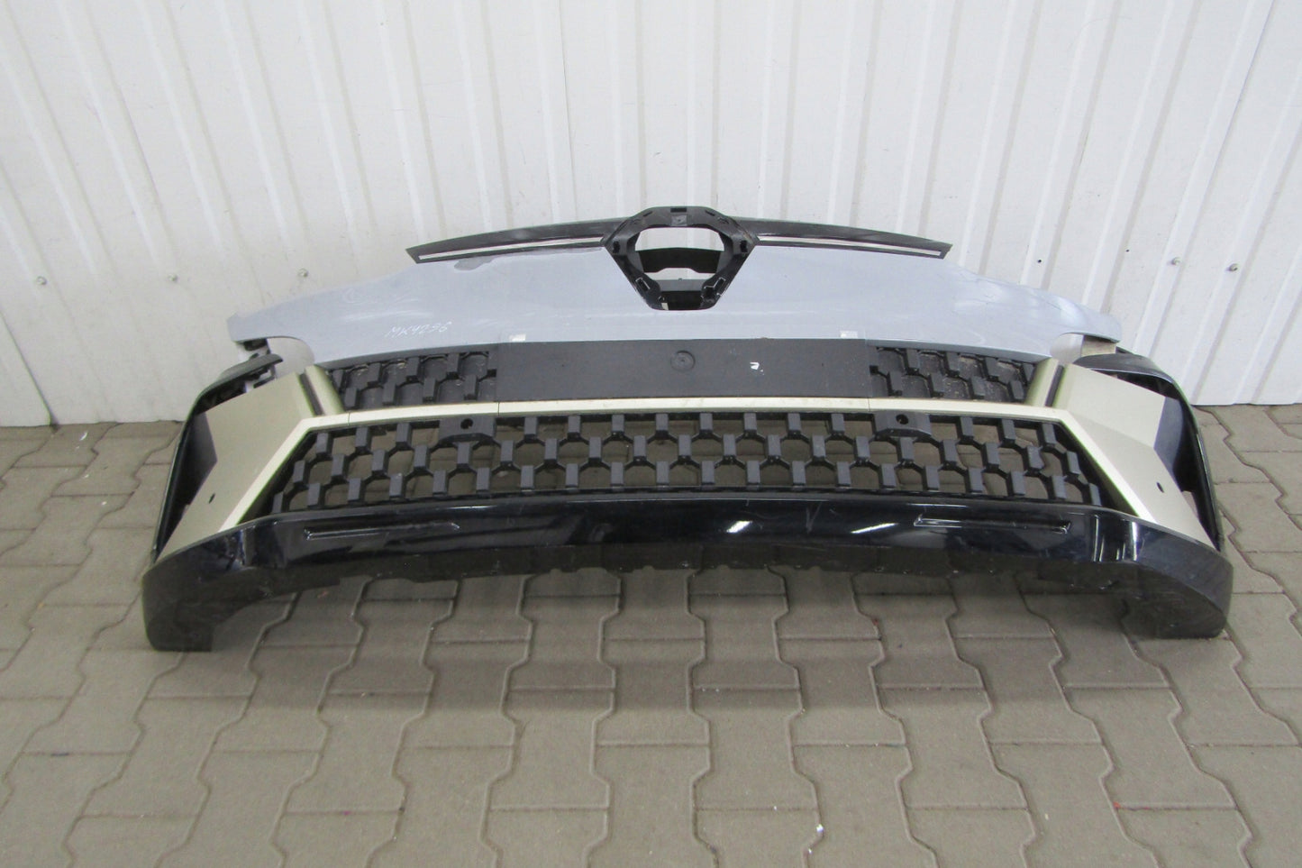 Front Bumper RENAULT MEGANE 5 E-TECH 22-