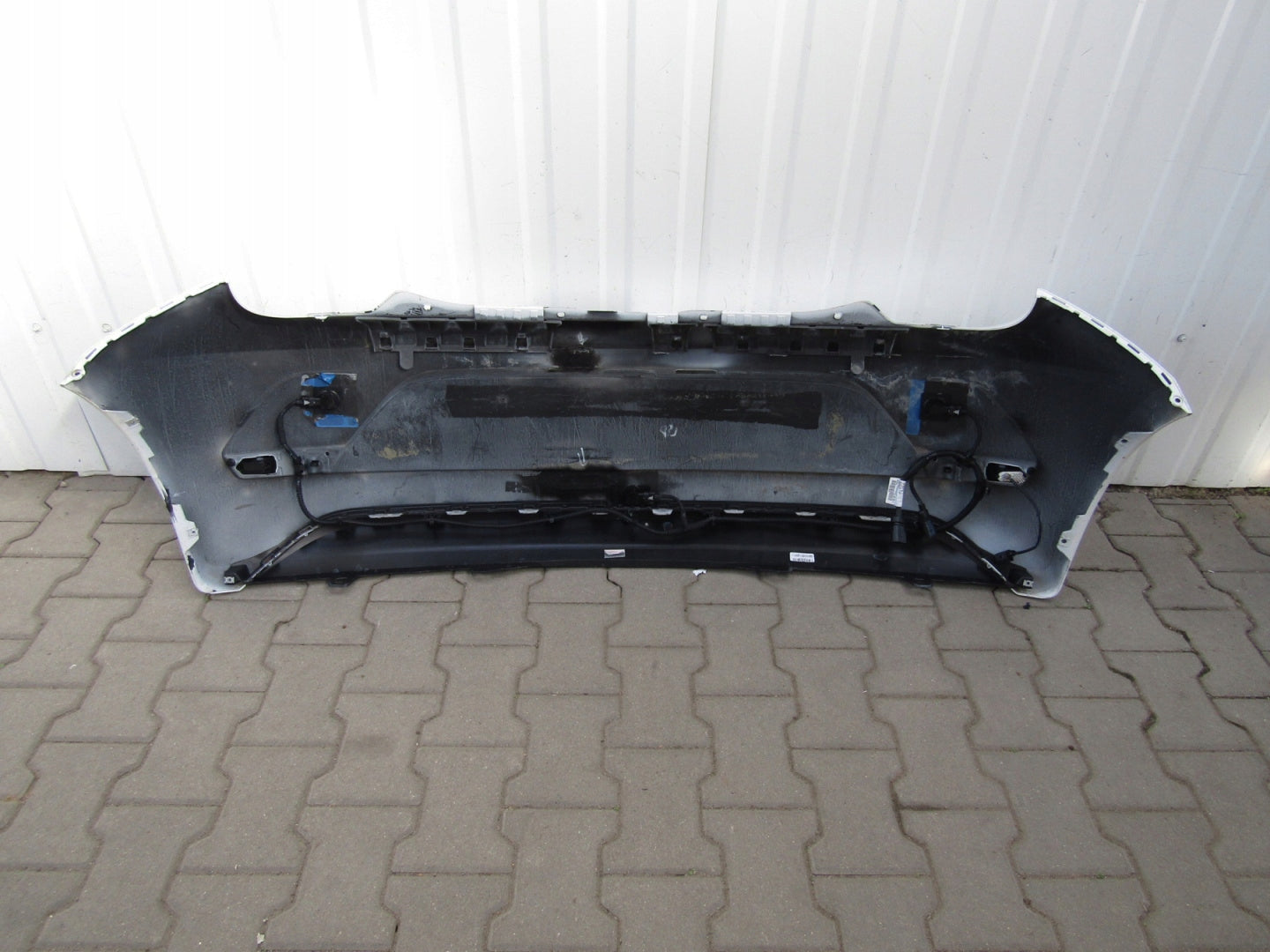 VW Up Lift Rear Bumper 16- (PDC)
