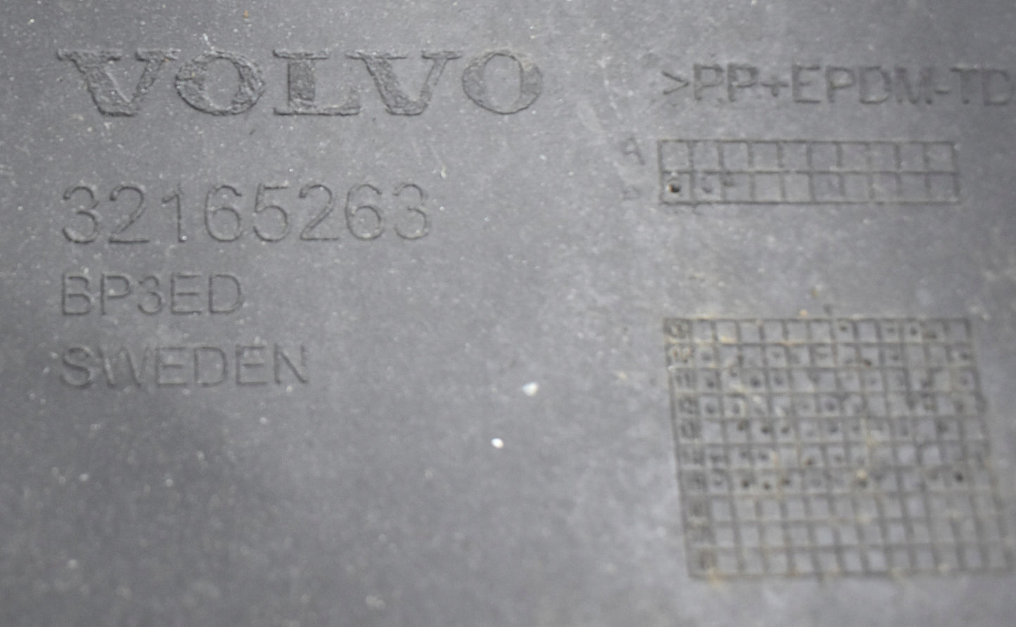 VOLVO V60 I LIFT R DESIGN REAR BUMPER ORG + BOTTOM