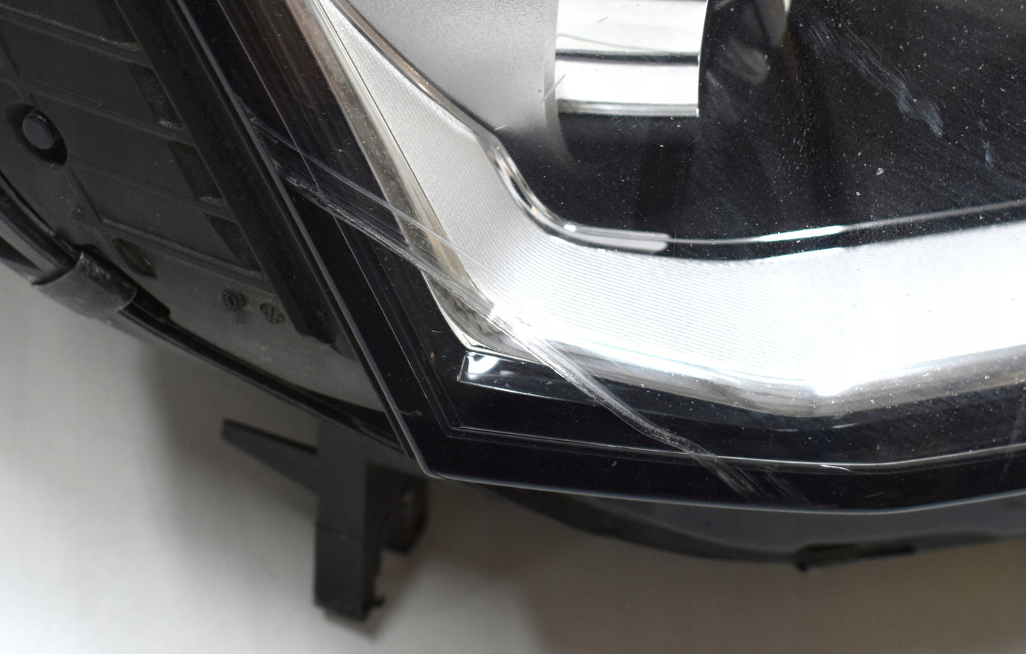 AUDI A5 8W6 RIGHT FRONT HEADLIGHT ORG EU XENON 8W6941006C