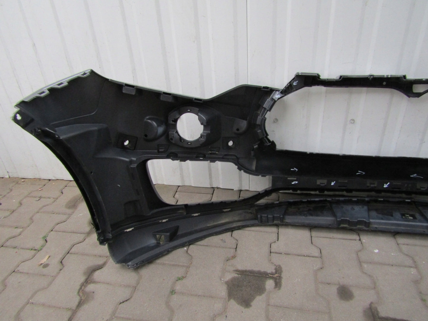 MASERATI LEVANTE 16- Front Bumper