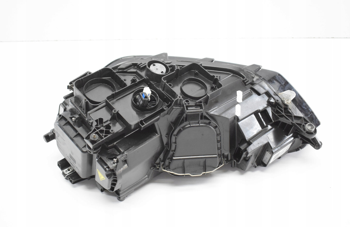 VW SPORTSVAN 517 HEADLIGHT RIGHT FRONT EU XENON ORG