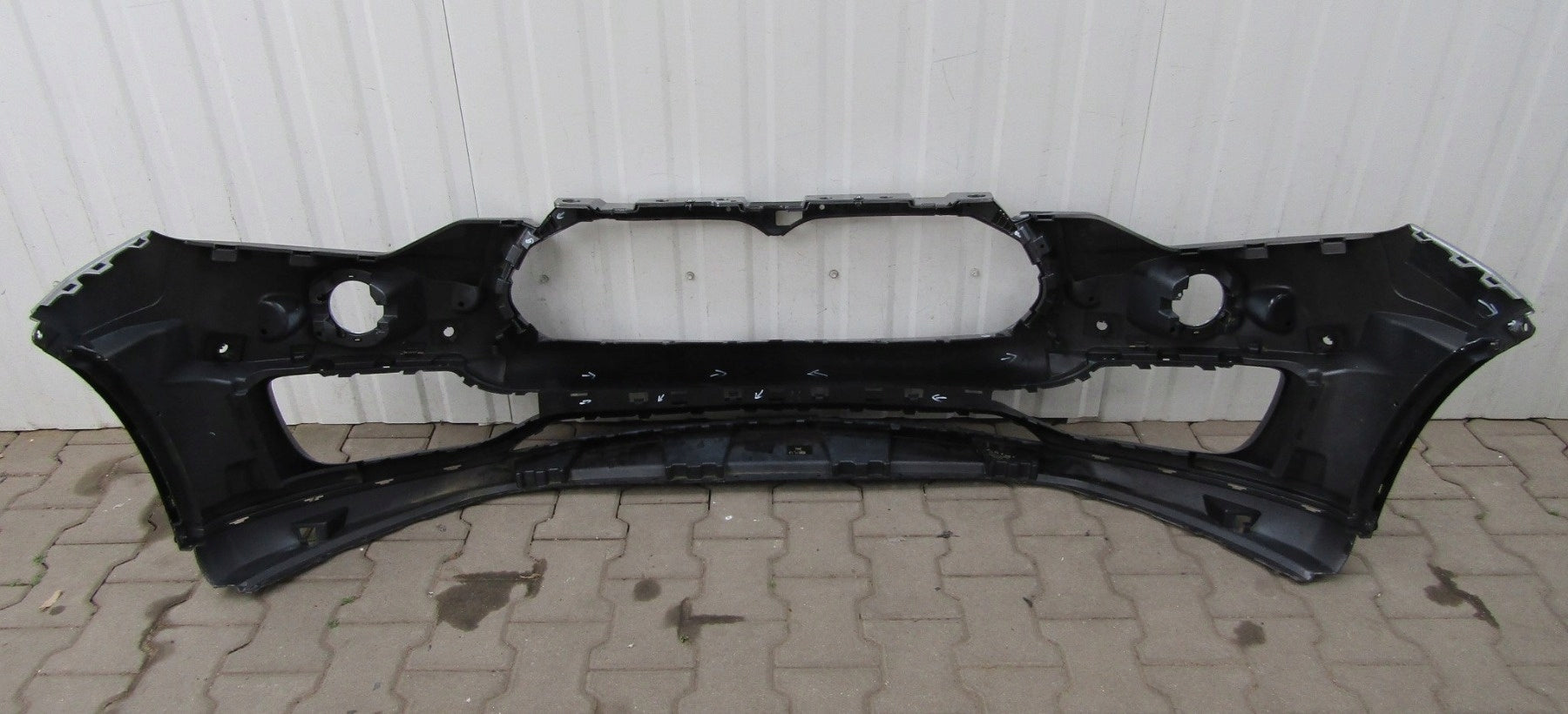 MASERATI LEVANTE 16- Front Bumper